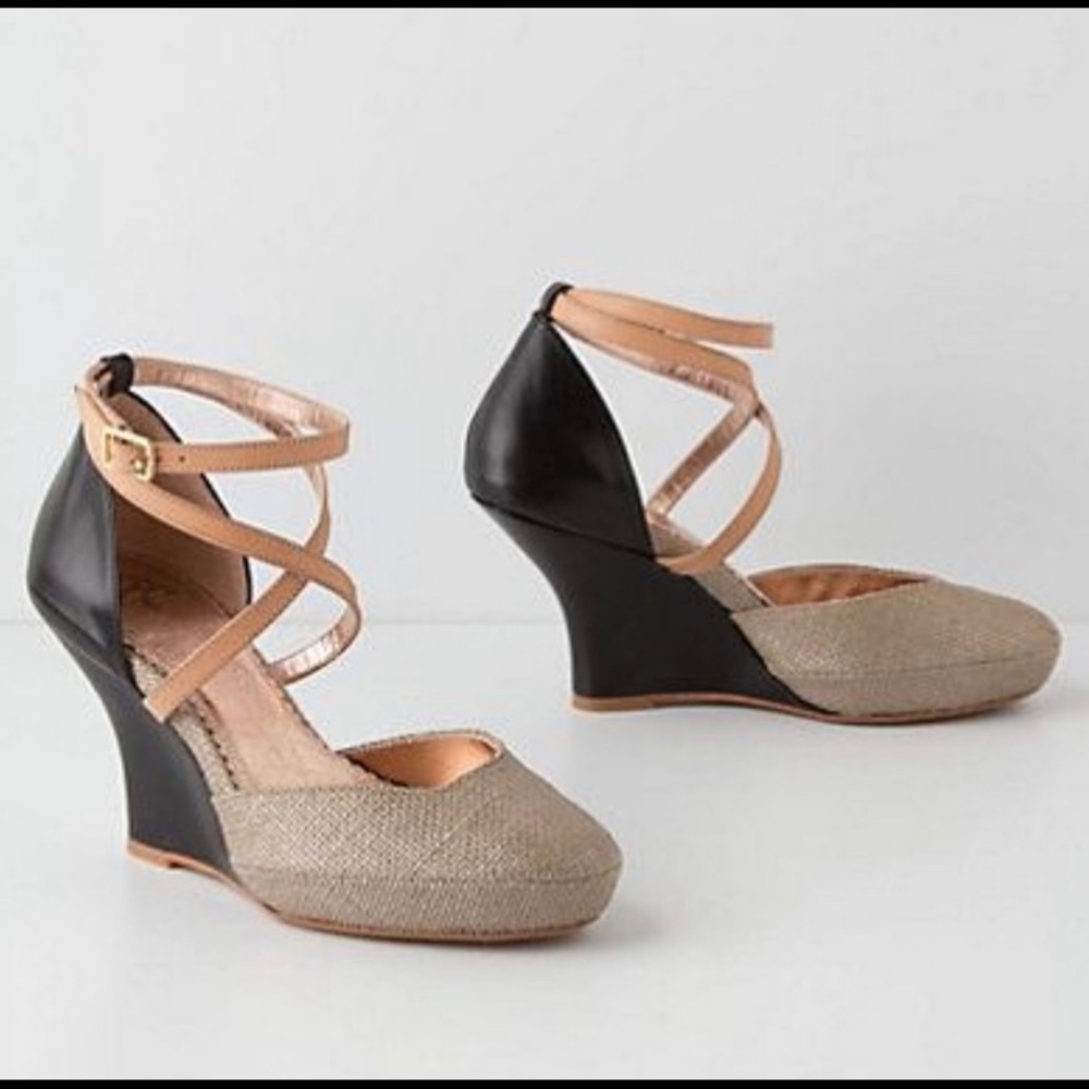 Miss Albright Nakia Wedges!